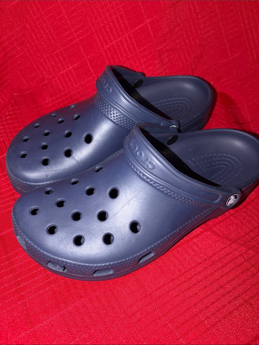 Men’s Size 10 NAVY BLUE CROCS Women’s Size 12 - Picture 2 of 10